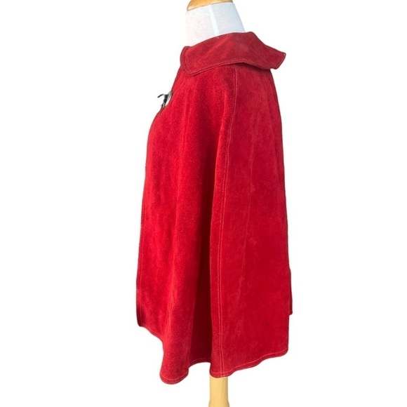 Vintage Red Suede Cape Warren of California Conchos Western Boho Hippie Large - Picture 2 of 15